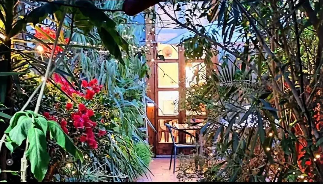 Jardin Secreto En El Centro De Barcelona 2 Hotel